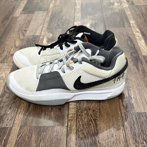 Nike Low-Top Sneakers in White, Gray & Black